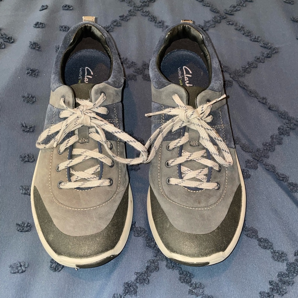 Clarks Wavewalk Navy Blue Shoes in near perfect condition. Size 8.5 - Picture 2 of 8